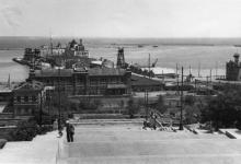  Одесский порт. Вид с Бульварной лестницы. 1942 г.