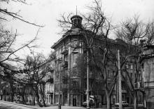 Дом № 16 по ул. 1905 года (угол ул. Челюскинцев). 1980-е гг.