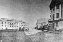 Екатерининская площадь (в 60-х годах). Фотография в книге «Одесса. 1794-1894».
