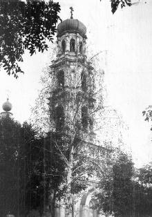 Колокольня Покровской церкви на Александровском проспекте