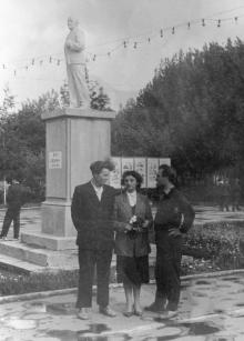 Памятник Ленину в парке им. Ильича. 1950-е гг.