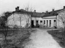 Административный корпус Одесской киностудии. Фото из коллекции Ольги Щербаковой. Конец 1940-х гг.