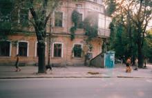 Мастерская, угол Колонтаевской. Фото А.В. Валейно. 2005 г.