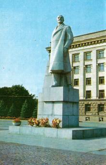 Пам,ятник В.І. Леніну. Фото А. Підберезького з комплекту листівок «Місто-герой Одеса». 1975 р.