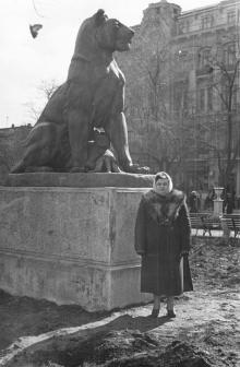 Дама в городском саду. Одесса. 1950-е гг.