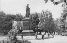 Памятник Воронцову на площади Советской Армии. 1970-е гг.