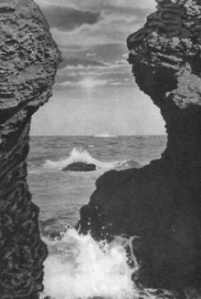 Одеса. Вид на море з боку міста. Фото на поштовій листівці з комплекту «Одеса». 1955 р.