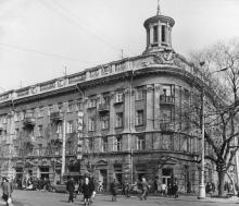 Одесса, дом № 26 по ул. Карла Либкнехта, угол ул. Ленина. 1980-е гг.