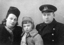 Корченова Н.И. и Корченов К.Б. с сыном Витей, Одесса, 1950 г.