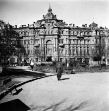 Дом Русова. Вид с Соборной площади. Одесса. 1943 г.
