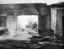 Пожарные борются с пожаром железнодорожной станции в порту. Фото в журнале «Иллюстрации», 15 июля 1905 г.