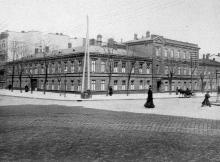 Коммерческое училище Г.Ф. Файга (на углу улиц Торговой и Елисаветинской)