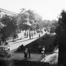 Одесса. Вид на Дерибасовскую улицу и Пассаж. 1943 г.
