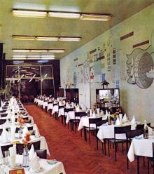 Ресторан «Братислава». Зал «Чешская кухня». Фотография в буклете одесских ресторанов. 1970-е гг.