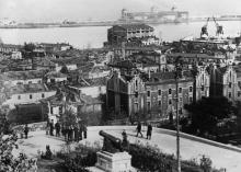 Вид на Одесский порт от Думской площади и памятника пушке. Начало оккупации, 22 октября 1941 г.
