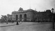 Вокзал и привокзальная площадь, 1917 г.