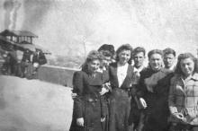 Одесса. На Приморском бульваре возле фуникулера. 1949 г.