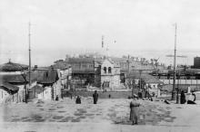 Вид на Портовую церковь с Бульварной лестницы. 1918 г.