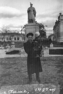 Килия, Одесская область. Памятник Богдану Хмельницкому, установленный в городе в 1958 году