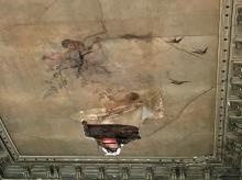 Росписью на холсте, открывшаяся во время ремонта диспансера. Фото Е. Волокина. 18 апреля 2023 г.