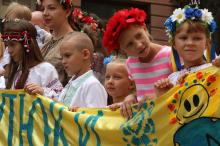 «Малюки на мегамарші»: вышиванковое шествие в Одессе