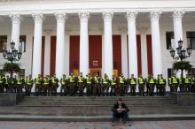 Трагедия в «Виктории»: в Одессе требовали отставки мэра и дрались с полицией